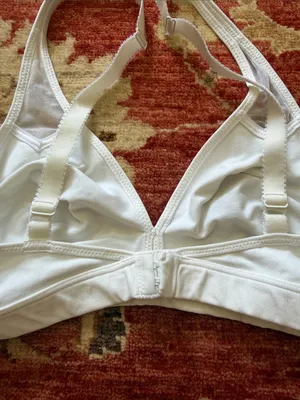 Wireless V-Neck Bralette - White thumbnail 6