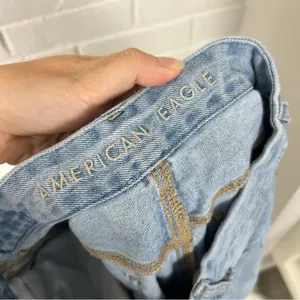 American Eagle Light Wash Distressed Curvy Mom Jean Size 4 thumbnail 3