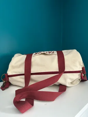 Taylor Swift duffel thumbnail 5