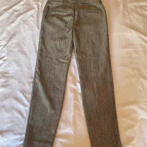 H&M Stylish Gray Herringbone Pants size 2 thumbnail 5