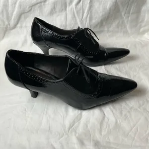 Vintage Nickels Black Oxford Heels – Patent & Suede Wingtip – Size 8.5M thumbnail 4
