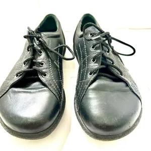 Dansko Women’s Sz 7 Black Leather Lace Up Sneakers thumbnail 1