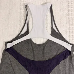 Alo‎ Yoga Womens Layered Racerback Tank Top Gray White Purple Mesh Small RN87370 thumbnail 4