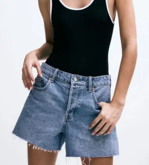 ZARA The 90s Denim Short Light Wash Sz‎ 2 thumbnail 1