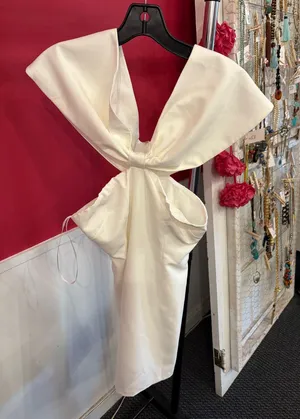 white homecoming dress Size M thumbnail 1