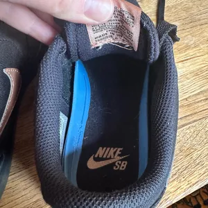 Nike SB Sneakers black with rose gold accents women’s size 7 thumbnail 7