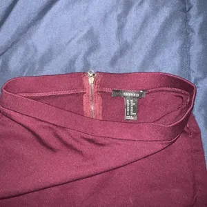 Forever 21 burgundy mini skirt size XS thumbnail 3