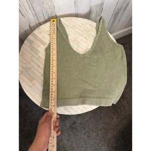 Seamless Ribbed V-Neck Crop Tank Top Womens M Sage Olive Green Bralette thumbnail 5
