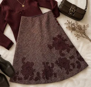 Vintage Express Burgundy Tweed Floral Appliqué Skirt | Y2K | Size 1/2 thumbnail 1