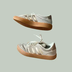 Adidas Court 2.0 Womens white Suede Metallic Rose Gold Sneakers Low Top size 9 thumbnail 3