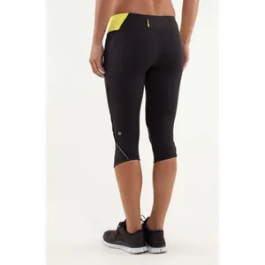 Lululemon Run: Fast Free Crop Mini Squiggle Emboss Black‎ / Split Pea Size 6 thumbnail 2