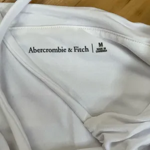 Abercrombie Women’s Sz Medium Bare U Shaped Halter Top In White thumbnail 5