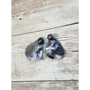 Vintage Clip On Earrings Pear Shaped Mother Of Pearl? Shell? thumbnail 3