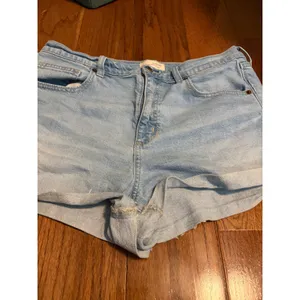 Universal Thread Denim 90s Cutoff Shorts‎ Light Wash High Rise Raw Hem Size 12/R thumbnail 3