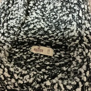 Hollister Black‎ White Speckled Knit Hoodie Sweater Pullover XS thumbnail 3
