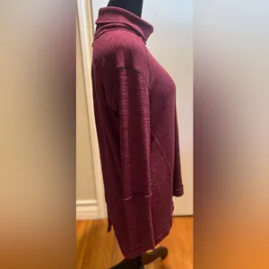 Free People We the Free Oversized Split Back Turtleneck Sweater Tunic Top‎ Plum thumbnail 12