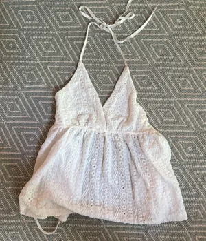 Backless white top thumbnail 1