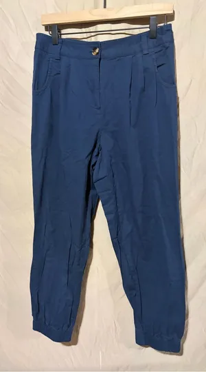 Halara pants thumbnail 1