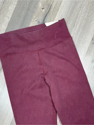 Aerie Offline Main Squeeze Ribbed Waffle Snap Ankle Hi Rise Leggings‎ Maroon M thumbnail 4