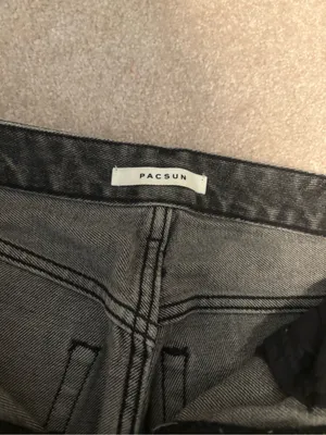 Pacsun black/dark grey ripped 90s boyfriend jeans thumbnail 4