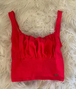 Hollister Red Cropped Tank-Top thumbnail 1