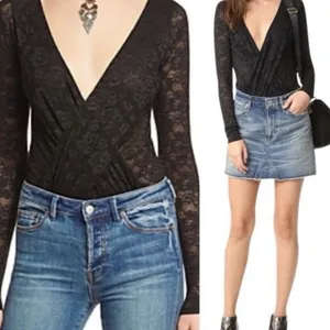 INTIMATELY FREE PEOPLE Women's Size XS Black V Neck Lace Bodysuit Top Vampy Goth thumbnail 2