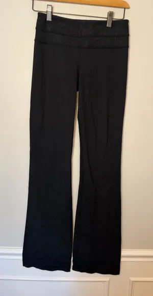Lululemon Size 4 High Waisted Pants Size 4 Straight Leg Reversible Pants thumbnail 1