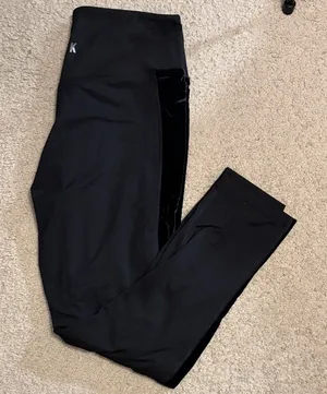 PINK Victoria's Secret Large Black Leggings thumbnail 1