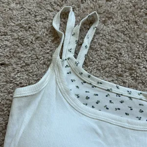 Layered padded tank. Xs White thumbnail 2