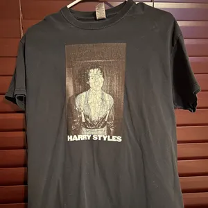 Harry Styles shirt Black Size M thumbnail 2