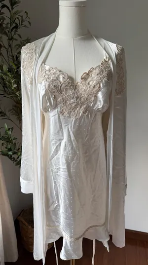 Linea Donatella‎ Ivory Satin Lace Chemise Robe Set Bridal Honeymoon Lingerie M thumbnail 1