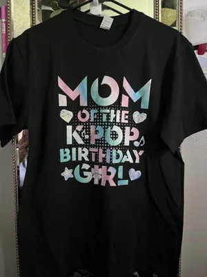 Gildan Mom of the K-Pop Birthday Girl Shirt Size M and Demon Hunters Balloon Decor Kit thumbnail 1