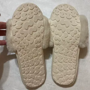 SKIMS Slippers thumbnail 5