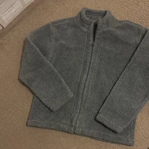 Cozy Gray  Gap Jacket size L thumbnail 1