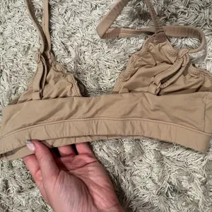 SKIMS Tan Intimates Bra thumbnail 3