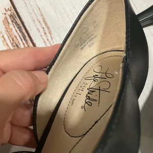 LIFE STRIDE SOFT SYSTEM SUKI BLACK CROSS‎ STRAP PUMPS thumbnail 10