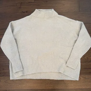 Cable Stitch Women's Cream Mock Neck Sweater Size Medium - C1-346 thumbnail 1
