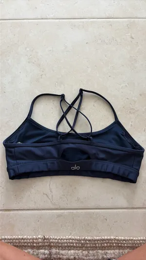 Alo Airlift Intrigue Yoga Sports Bra Navy thumbnail 2