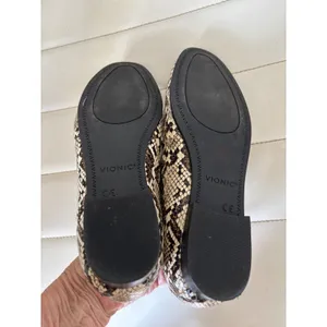 Vionic Willa Snakeskin Loafers Women 5 Smoking Slipper Almond Toe Tan Black Flat thumbnail 6