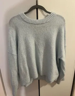 Abercrombie light blue sweater thumbnail 3