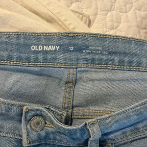 Old Navy Light Blue Jeans thumbnail 2