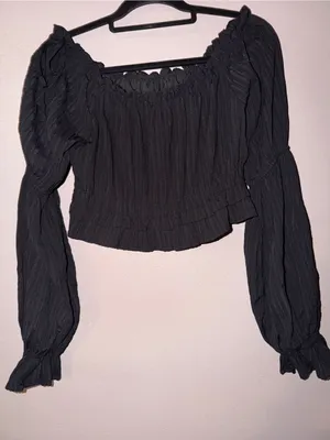 Altar'd State Black Off-Shoulder Ruffle Crop Top thumbnail 4