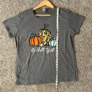 Gildan It’s Fall Ya’ll Golden Grey T-Shirt Pumpkins Casual Comfy XL Autumn November thumbnail 5