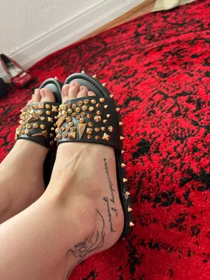 Cape Robbin black and gold Spiked slides thumbnail 9