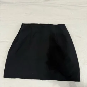 Abercrombie & Fitch Black Skirt thumbnail 2