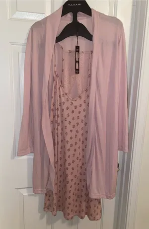 Tahari Pale Pink Floral Slip Nightdress with Matching Open Robe thumbnail 1