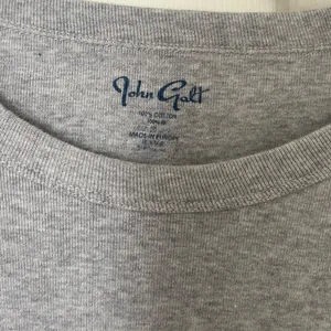Brandy Melville gray baby tee thumbnail 2