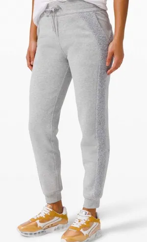Lululemon Scuba Jogger Sherpa Stripe Heathered Core Light Grey W5DEVS Size 8 thumbnail 1