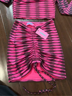 Edikted pink and black geometric-print mesh two-piece set xs thumbnail 5