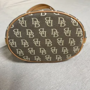 Dooney & Bourke | Vintage Tan and Gray Signature Classic Bucket Bag thumbnail 6